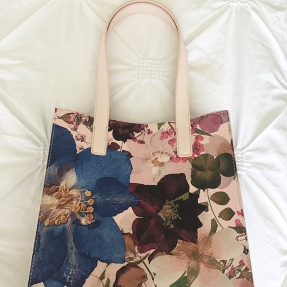 LIKE NEW Beautiful RARE Ted Baker floral pink tote - Picture 2 of 4